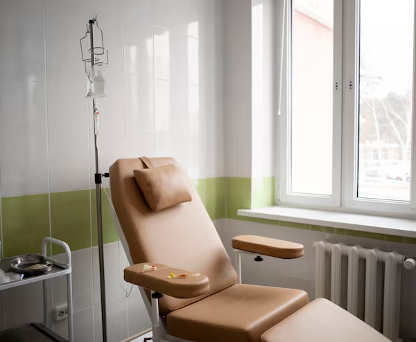 Derma Chair Buying Guide: Features That Matter for Modern Skin and Aesthetic Treatments
